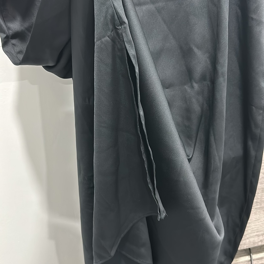 Amazon Slit Dress - Picture 4 of 6